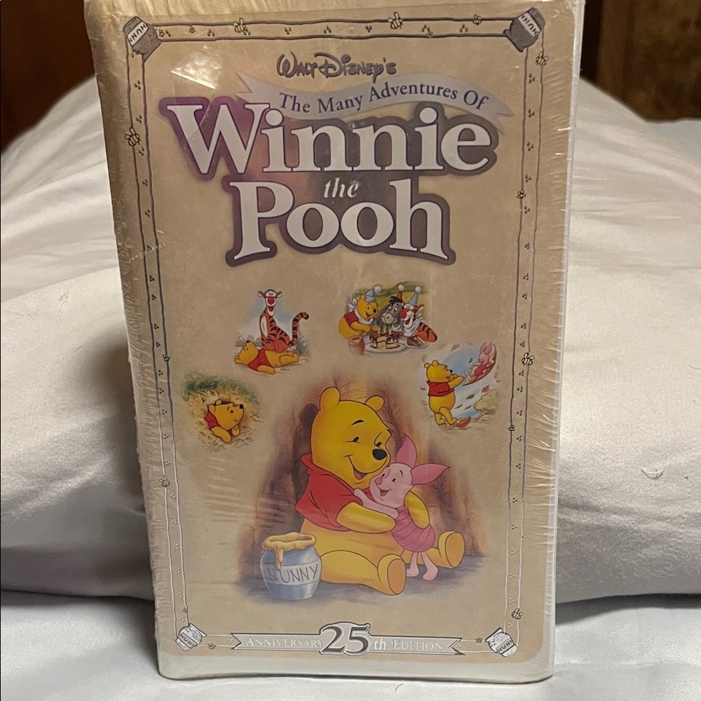 Walt Disney’s The Many Adventures of Winnie the Pooh 25th Anniversary VHS New